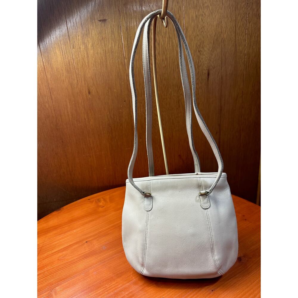 Vintage White/Cream Coach Bag #9996 w/ Snap Frame Closure